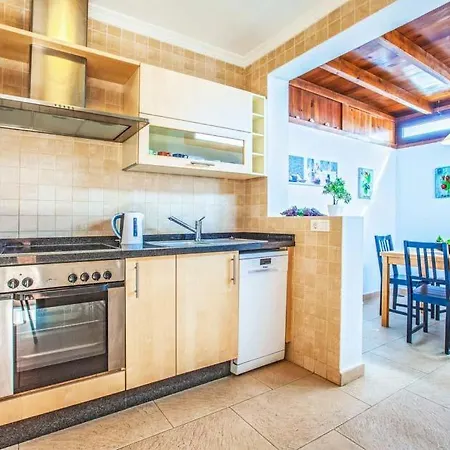 Villa Playa Blanca Sleeps 5 With Pool Air Con And Wifi *